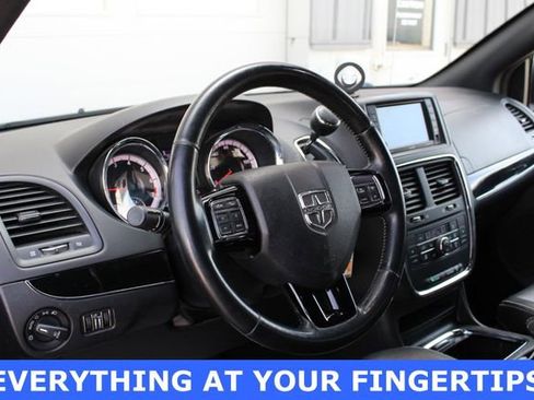 Used 2019 Dodge Grand Caravan SXT w/ Driver Convenience Group image 2