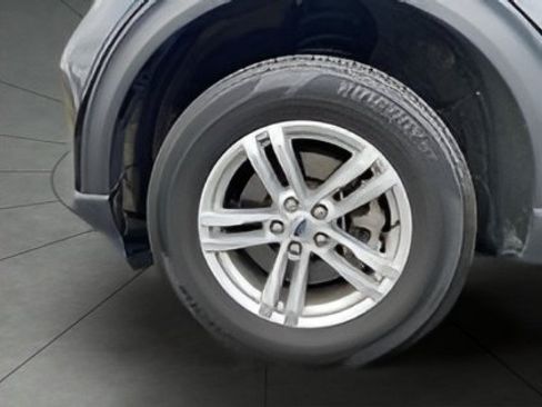 Certified 2024 Ford Explorer XLT w/ Equipment Group 202A AWD/4WD image 19