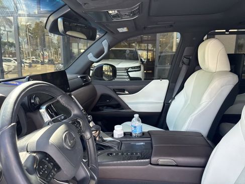 Used 2022 Lexus LX 600 4WD w/ Appearance Package image 21