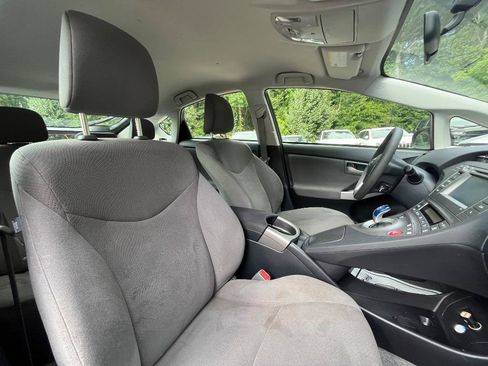 Used 2015 Toyota Prius Two FWD image 33