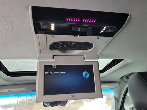 Certified 2015 Cadillac Escalade Luxury image 14