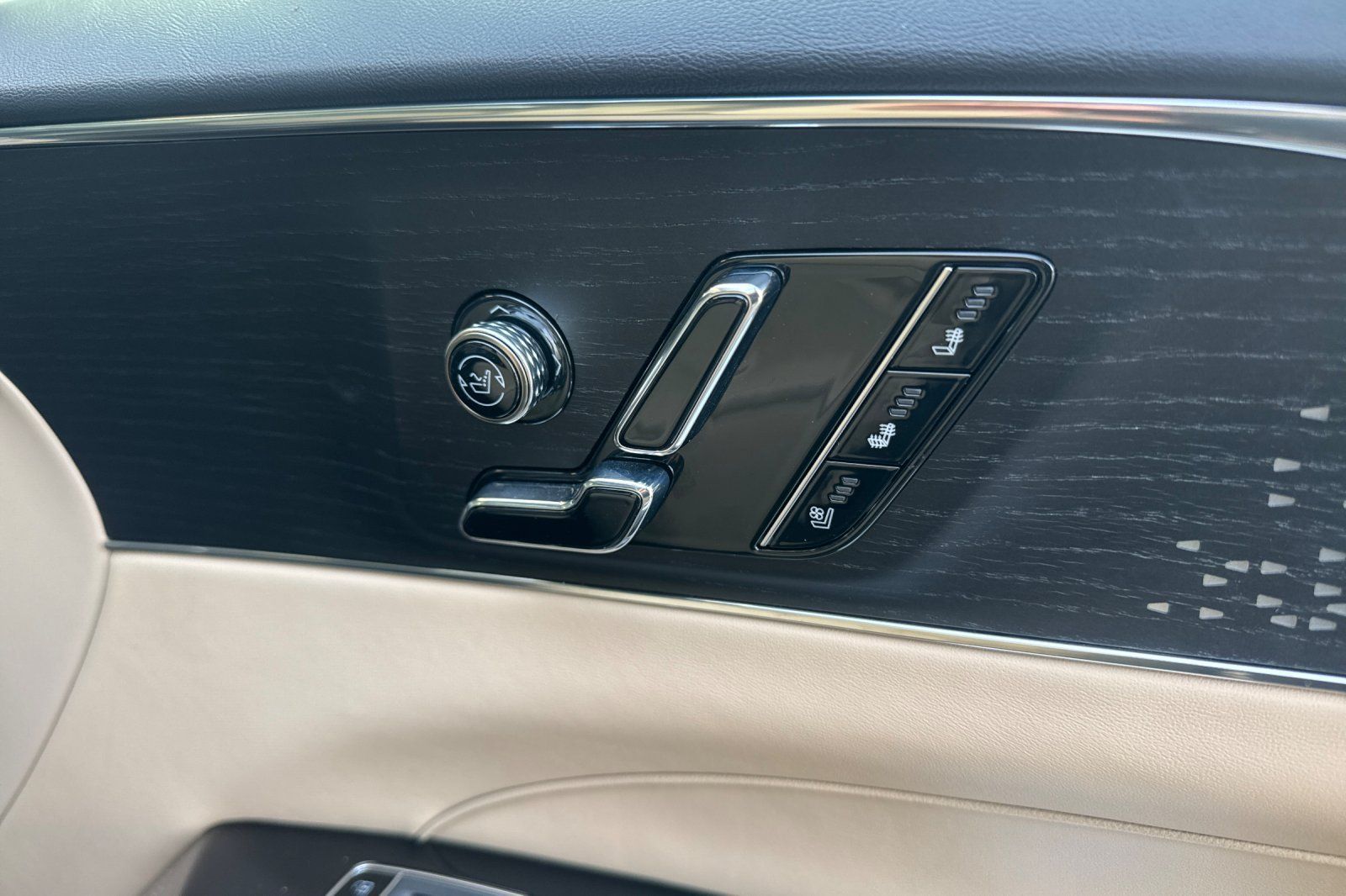 Certified 2024 Cadillac Lyriq Sport w/ Nappa Leather Package RWD image 22