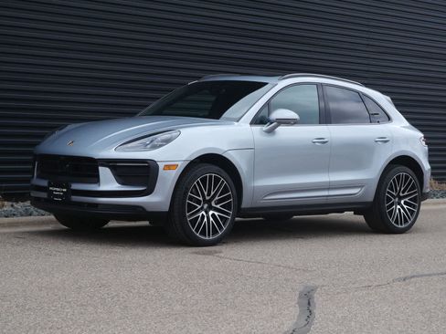 Certified 2026 Porsche Macan image 1