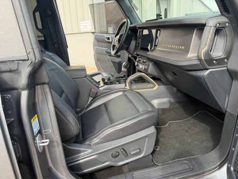 Used 2025 Ford Bronco Badlands AWD/4WD image 9