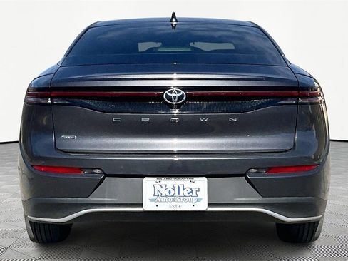Used 2023 Toyota Crown XLE image 4