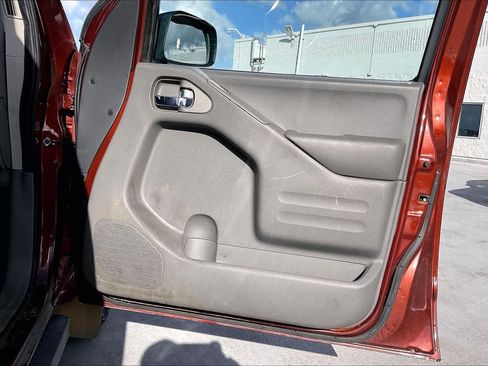 Used 2017 Nissan Frontier SV w/ SV Value Truck Package RWD image 28