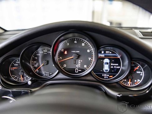 Used 2015 Porsche Panamera 4 image 24