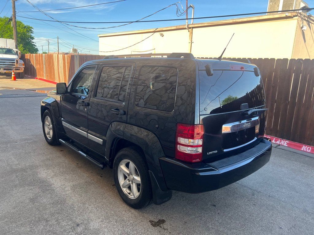 Used 2011 Jeep Liberty Limited w/ Exterior Appearance Group RWD image 4
