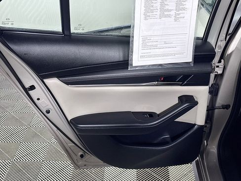 Used 2022 MAZDA MAZDA3 s FWD image 19