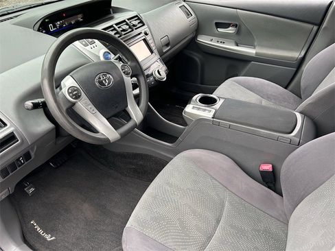 Used 2012 Toyota Prius V Three image 17