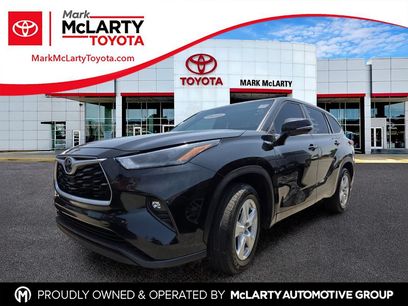 Used 2022 Toyota Highlander LE