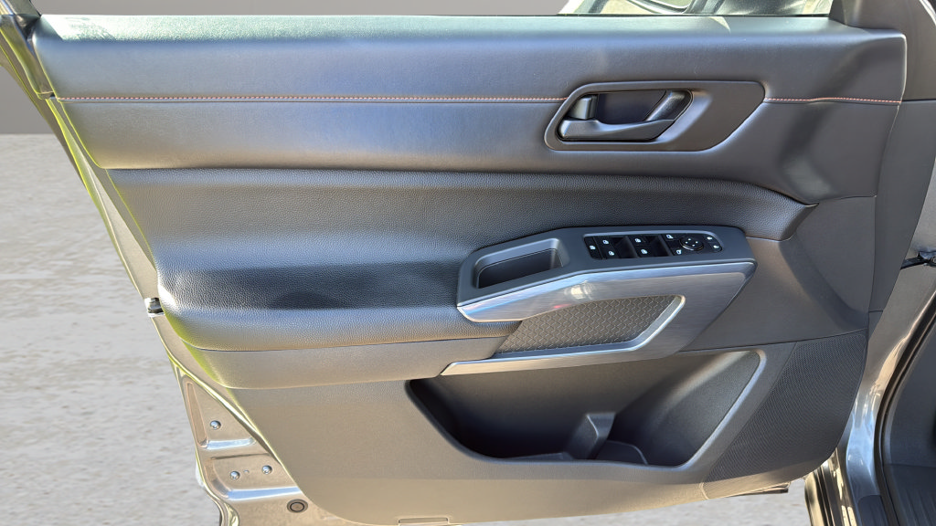 Used 2023 Nissan Pathfinder Rock Creek AWD/4WD image 18