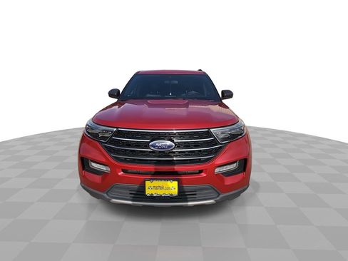 Used 2020 Ford Explorer XLT w/ Equipment Group 202A AWD/4WD image 3