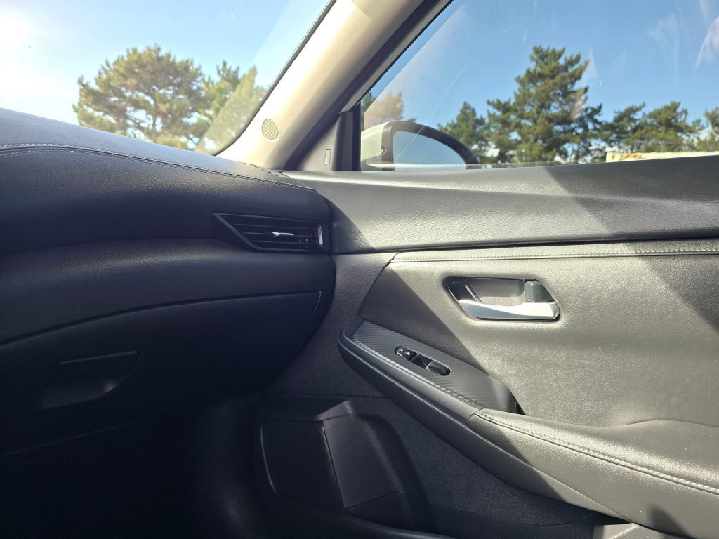 Used 2024 Nissan Sentra SV FWD image 25