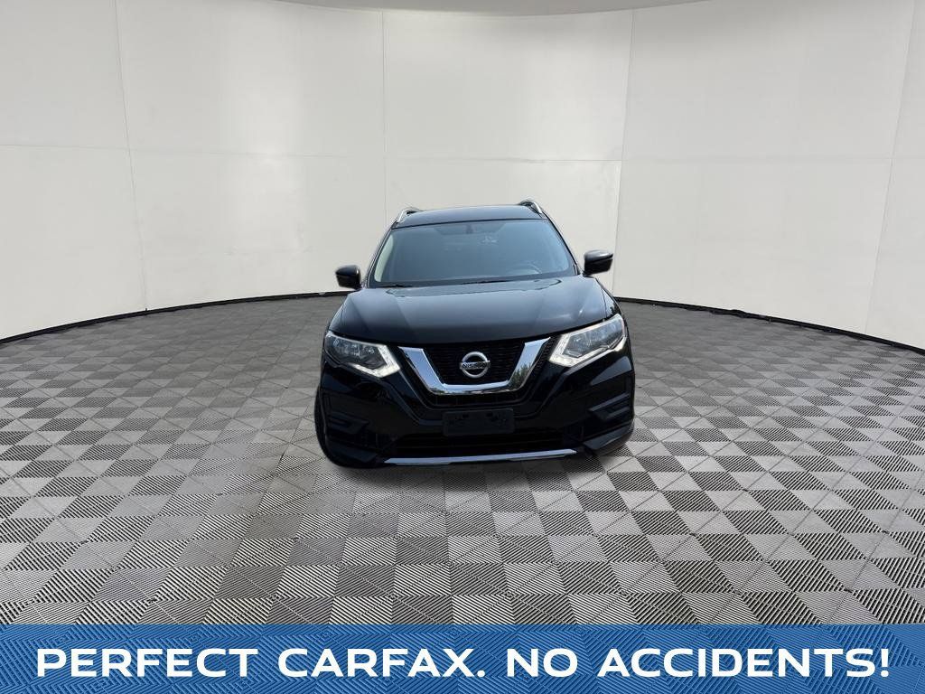 Used 2017 Nissan Rogue SV w/ SV Premium Package FWD image 3