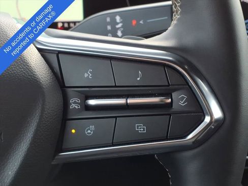 Used 2025 Chevrolet Traverse LT image 28