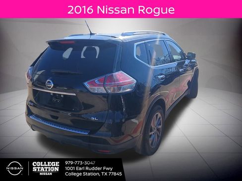 Used 2016 Nissan Rogue SL w/ SL Premium Package image 2