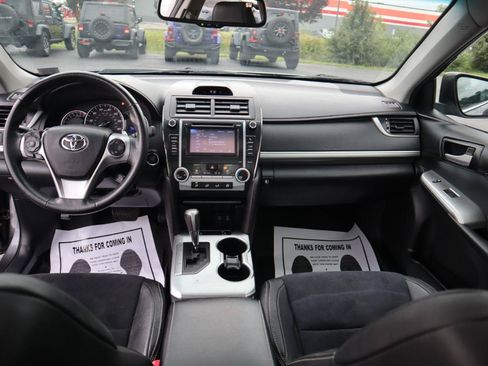 Used 2014 Toyota Camry SE w/ Leather Package FWD image 50