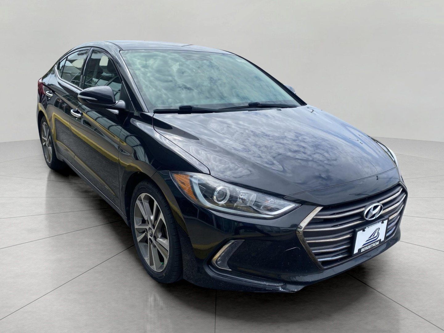 Used 2017 Hyundai Elantra Limited FWD image 1