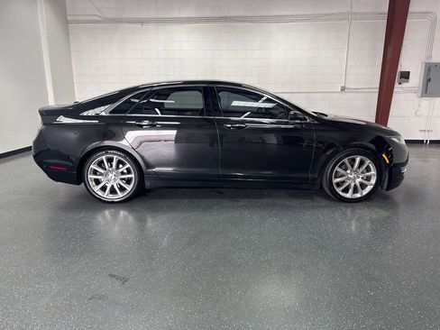 Used 2014 Lincoln MKZ AWD image 3