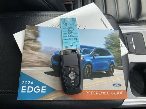 Used 2024 Ford Edge SEL image 59