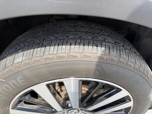Used 2023 Nissan Pathfinder Platinum w/ Black Appearance Package FWD image 7