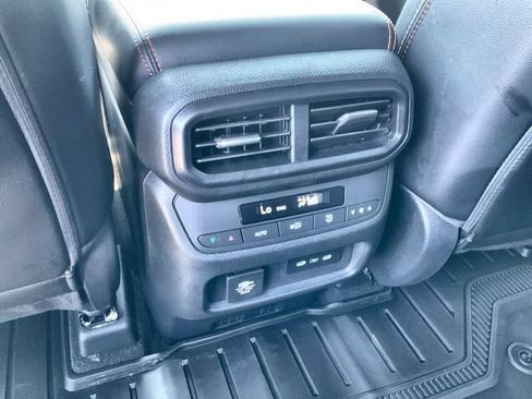 Used 2025 Honda Pilot TrailSport image 28