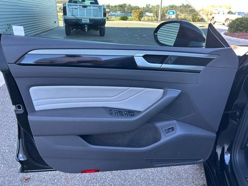 Used 2023 Volkswagen Arteon SEL image 16