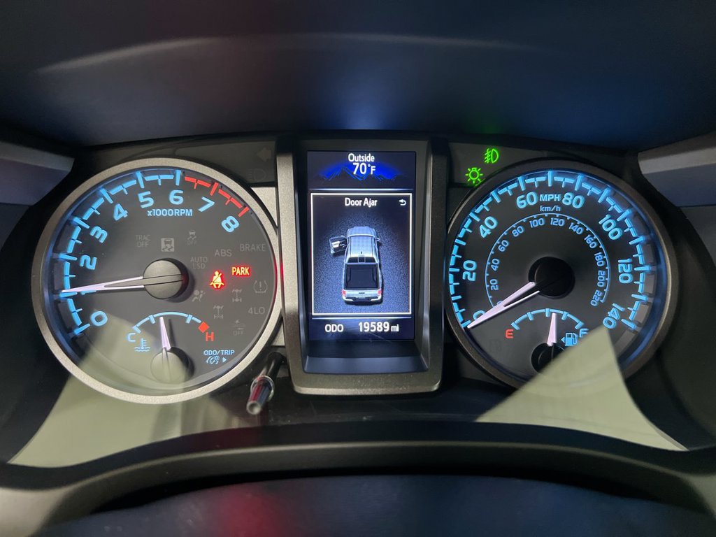Used 2021 Toyota Tacoma TRD Off-Road AWD/4WD image 11