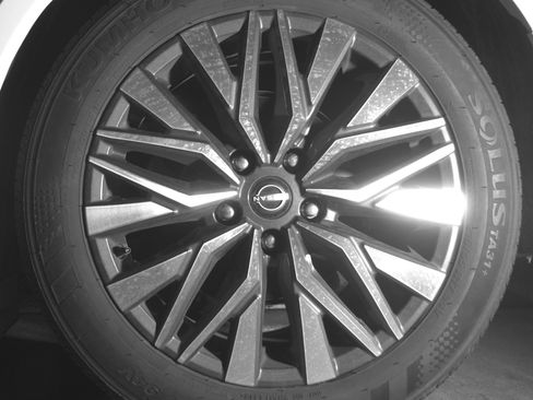 Used 2025 Nissan Altima 2.5 SV image 14