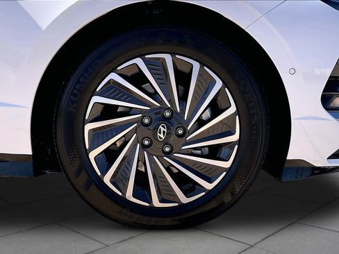 Used 2025 Hyundai Sonata Limited FWD image 11