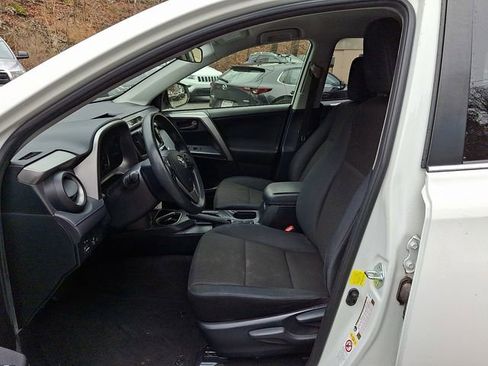 Used 2017 Toyota RAV4 LE w/ Carpet Mat Package image 15