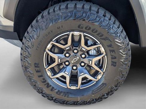 New 2026 Chevrolet Colorado ZR2 w/ Technology Package AWD/4WD image 9