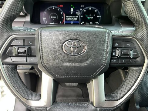 Certified 2025 Toyota Tacoma TRD Off-Road AWD/4WD image 14