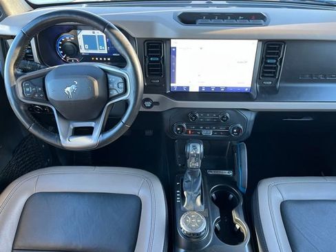 Used 2023 Ford Bronco Wildtrak image 24