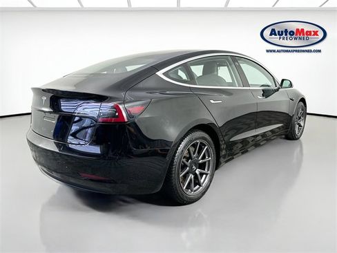 Used 2018 Tesla Model 3 Mid Range image 2