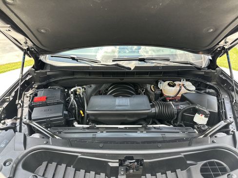 Used 2025 Chevrolet Suburban Premier RWD image 35