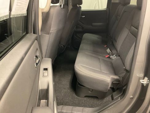 Used 2024 Nissan Frontier SV AWD/4WD image 24