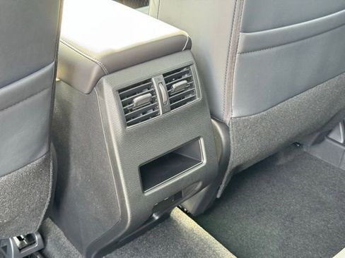 New 2026 Mitsubishi Outlander SE FWD image 13