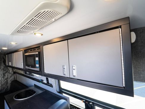 Used 2015 Mercedes-Benz Sprinter 2500 image 10