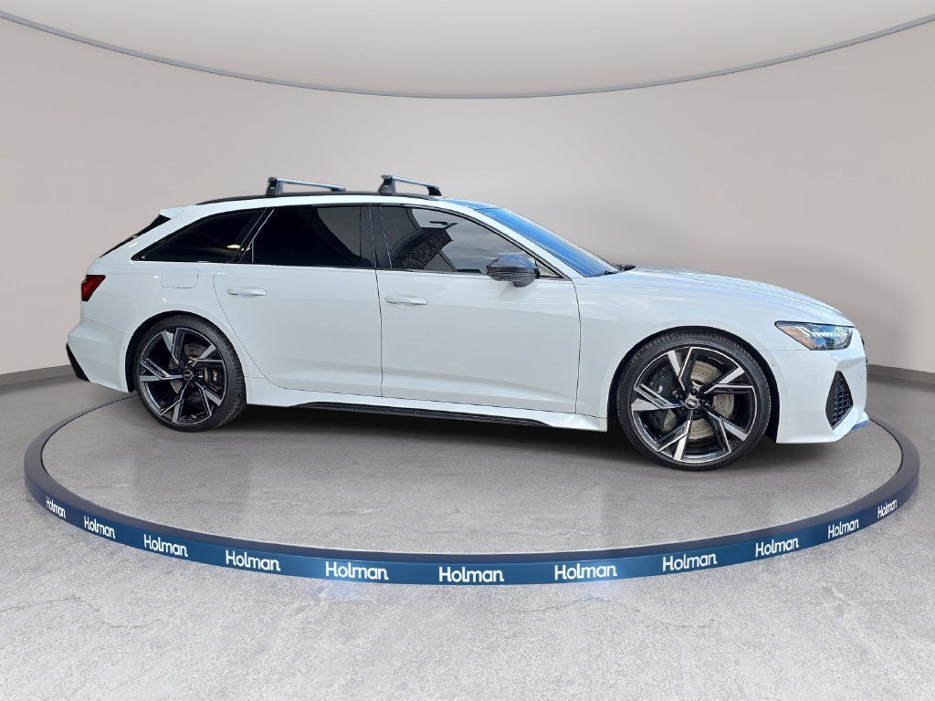 Used 2022 Audi RS 6 w/ Carbon Optic Package AWD/4WD image 5