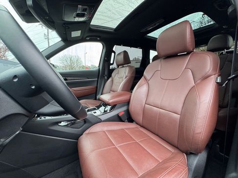 Used 2024 Kia Telluride SX w/ Towing Package image 17