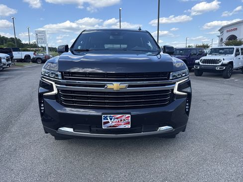 Used 2024 Chevrolet Suburban LT AWD/4WD image 2