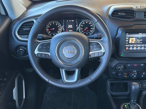 Used 2020 Jeep Renegade Latitude w/ Popular Equipment Group FWD image 13