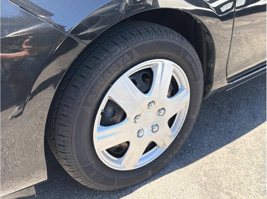 Used 2015 Toyota Prius C One FWD image 31
