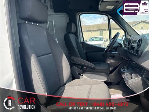Used 2023 Mercedes-Benz Sprinter 2500 image 12