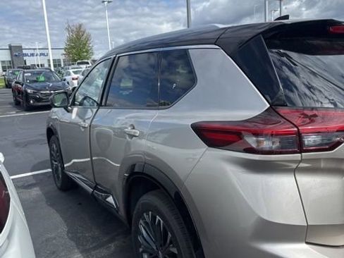 New 2026 Nissan Rogue Platinum AWD/4WD image 4