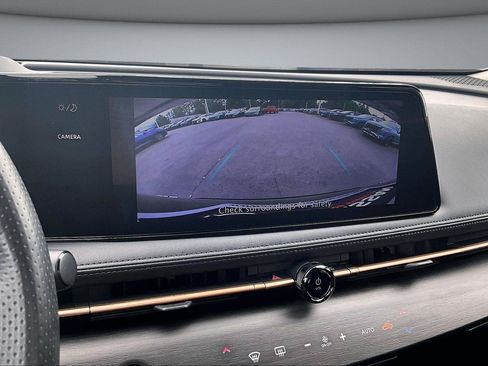 Used 2023 Nissan Ariya FWD image 15