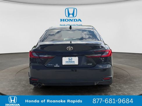 Used 2025 Toyota Camry XSE FWD image 4