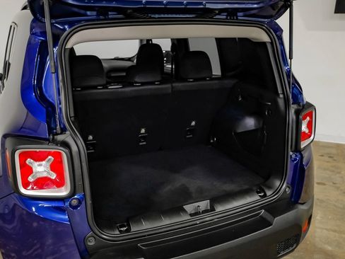 Used 2021 Jeep Renegade Latitude AWD/4WD image 41